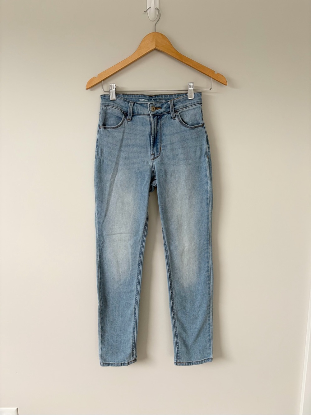 Old Navy Women’s Light Wash Women's High-Rise Wow Straight Jeans